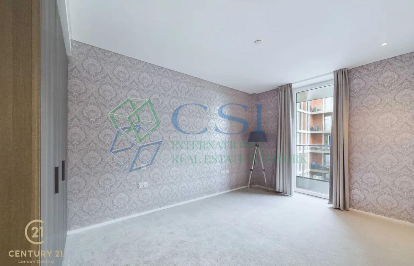 Elegante appartamento con balcone nel prestigioso Coda Building a Londra