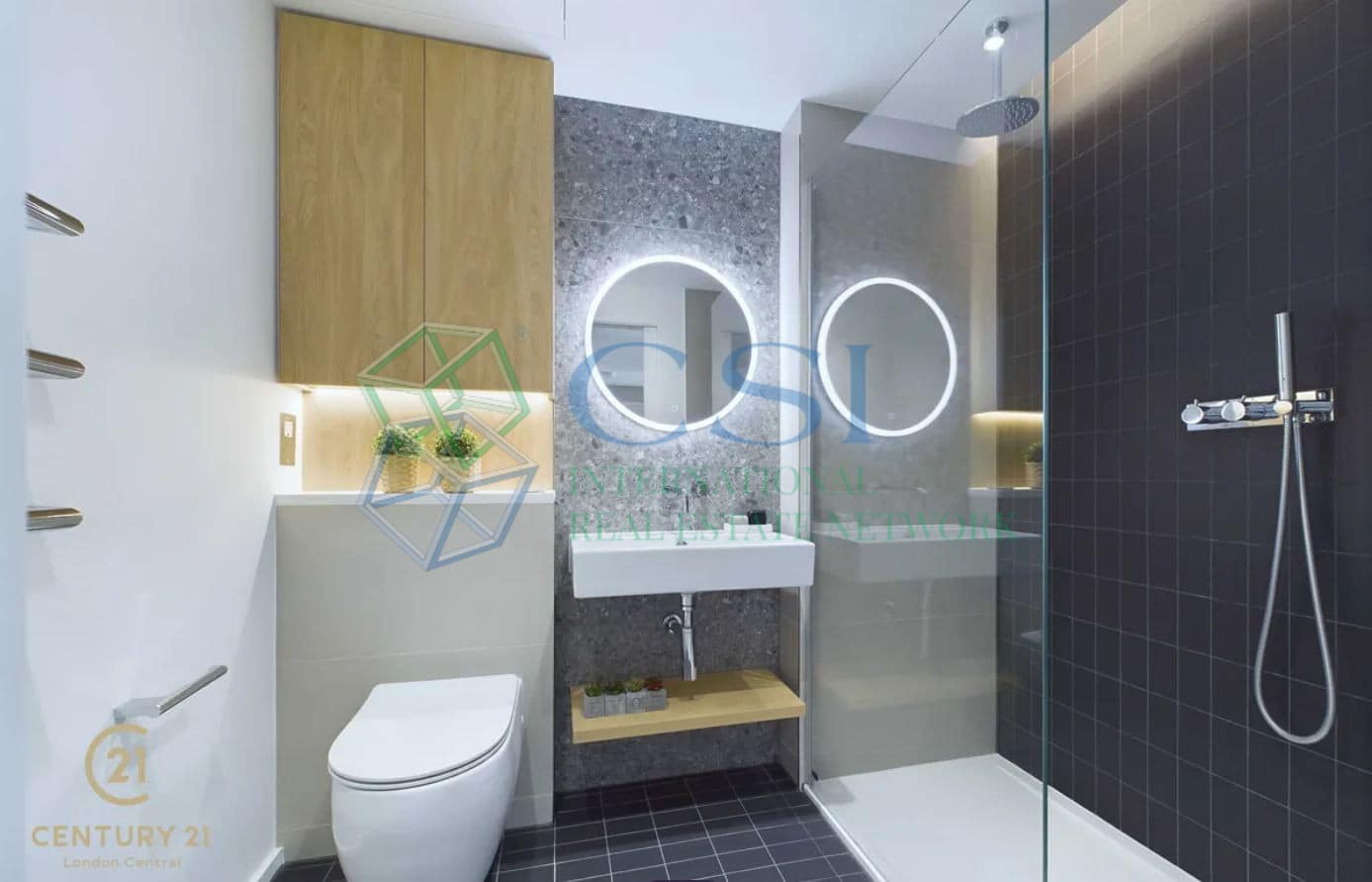 Elegante appartamento con balcone nel prestigioso Coda Building a Londra