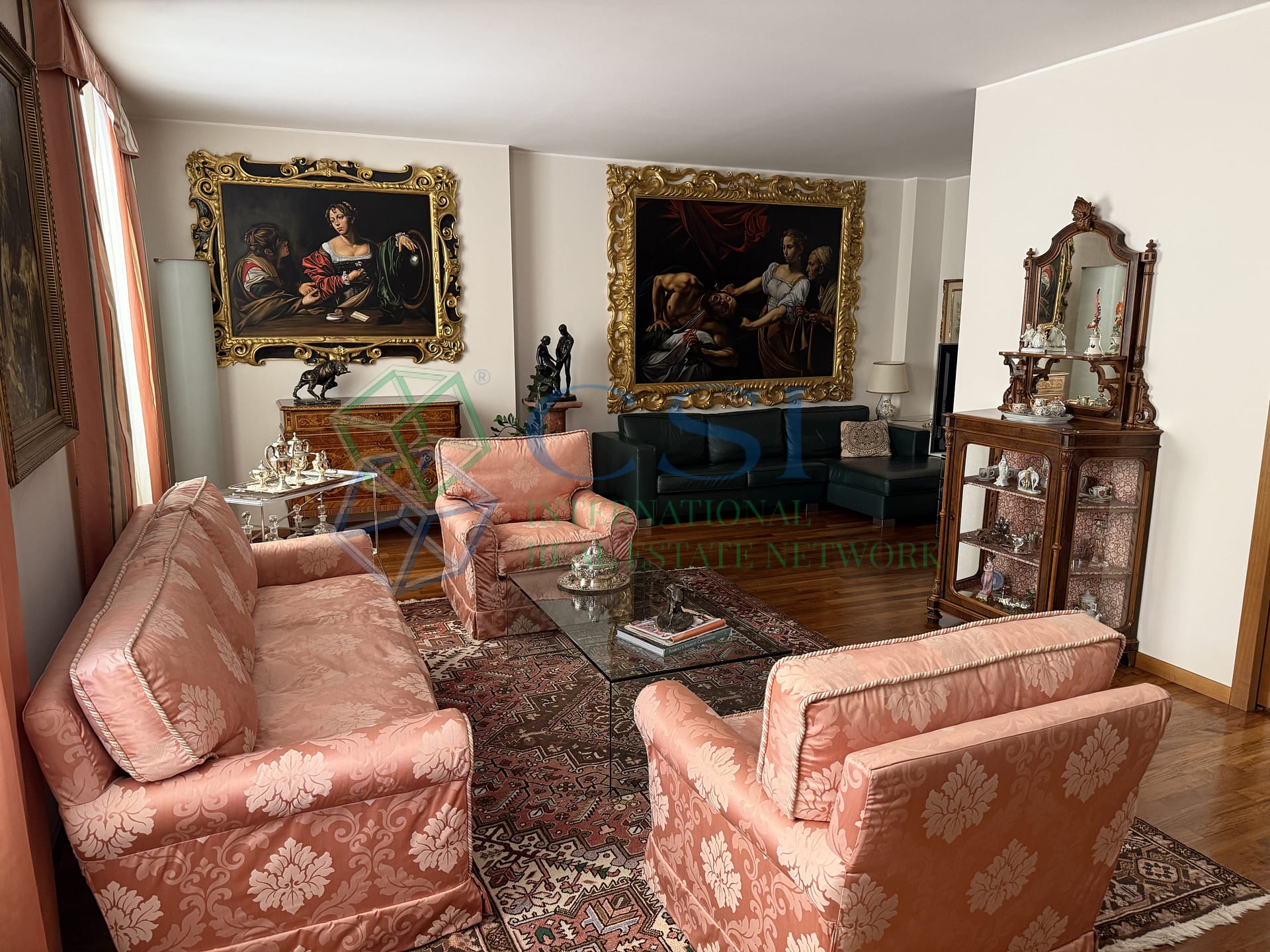 Villa padronale con piscina, dependance e parco privato a Merone