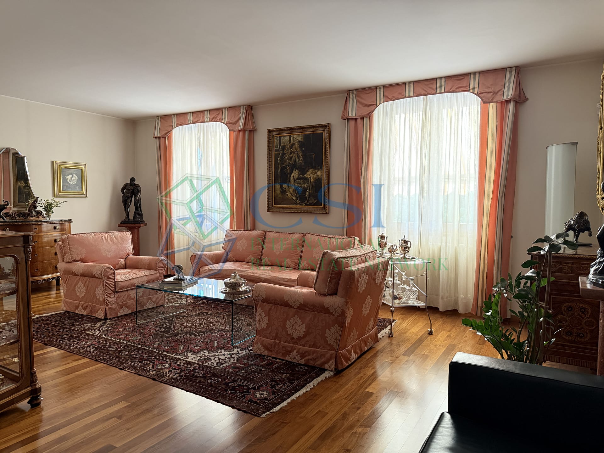 Villa padronale con piscina, dependance e parco privato a Merone
