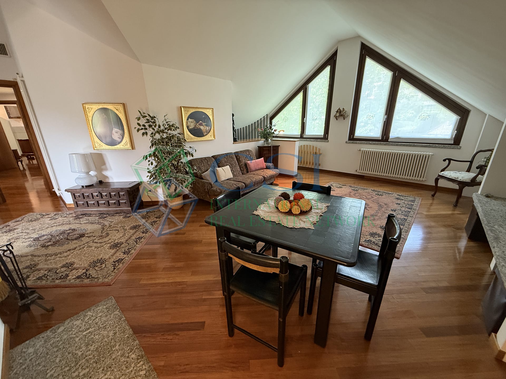 Villa padronale con piscina, dependance e parco privato a Merone
