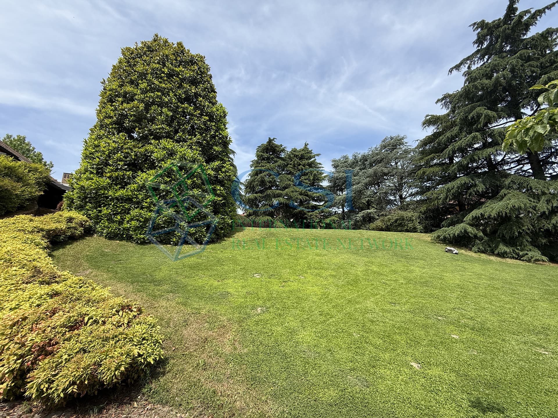 Villa padronale con piscina, dependance e parco privato a Merone